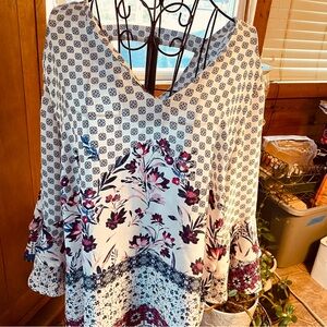 New Directions Multicolor Floral V-Neck Blouse